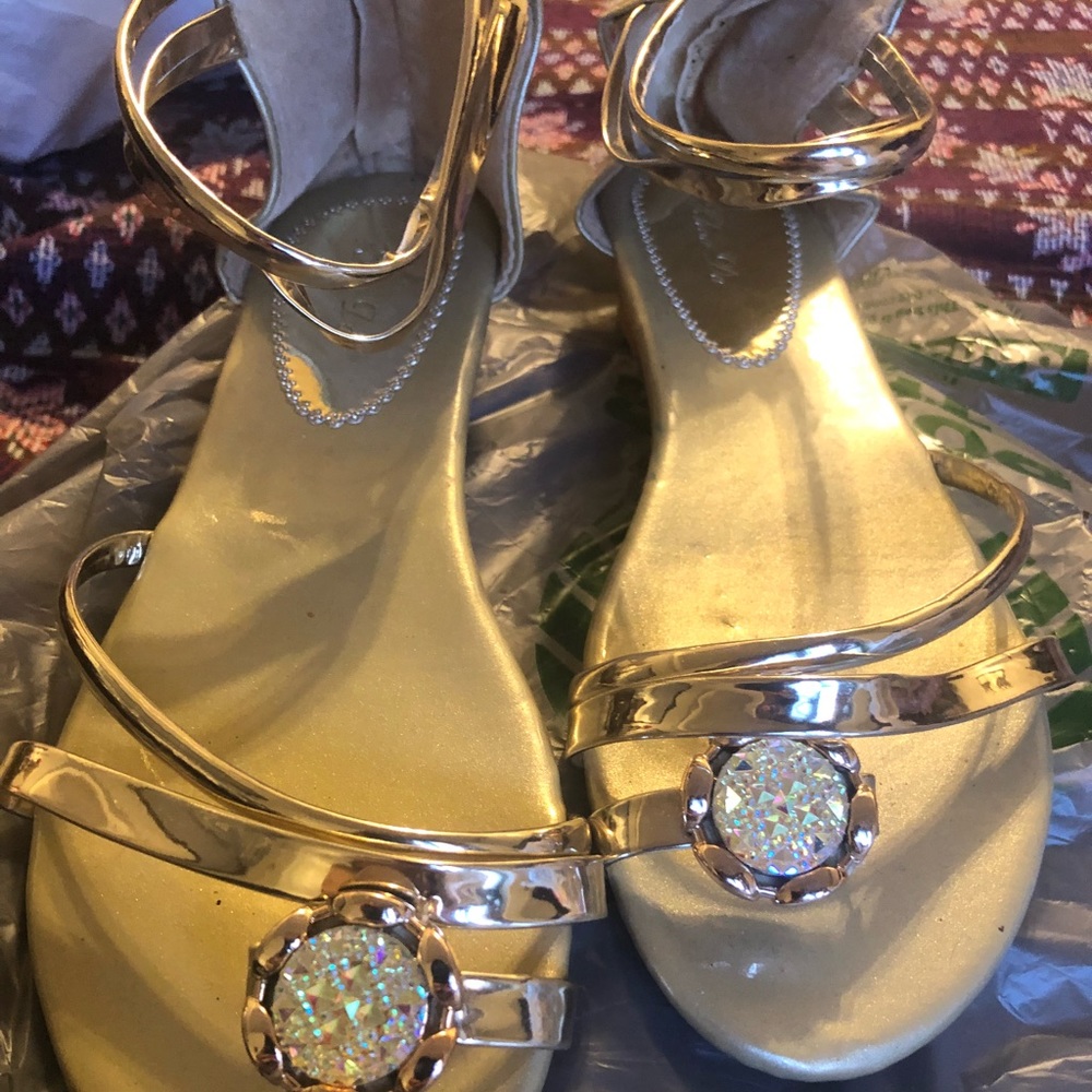 Sandals - Picture 3 of 5